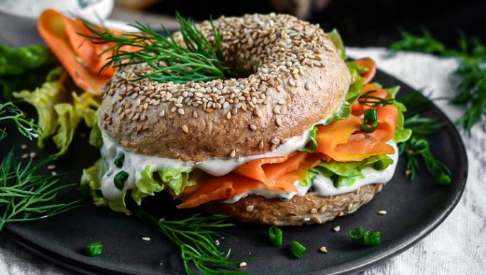 bagel-mit-karottenlachs