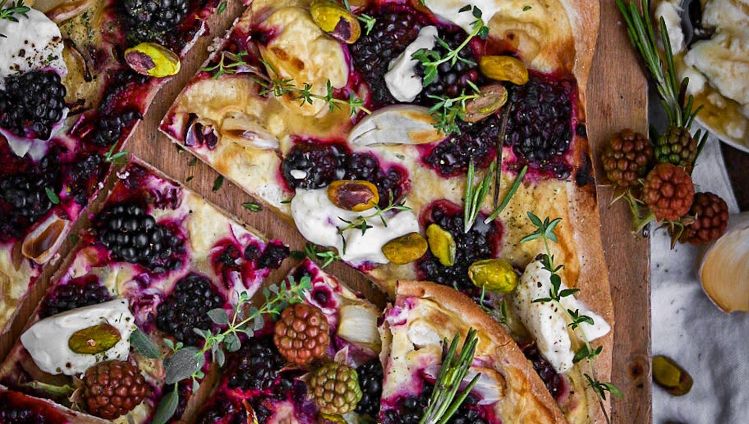 flammkuchen-brombeeren1