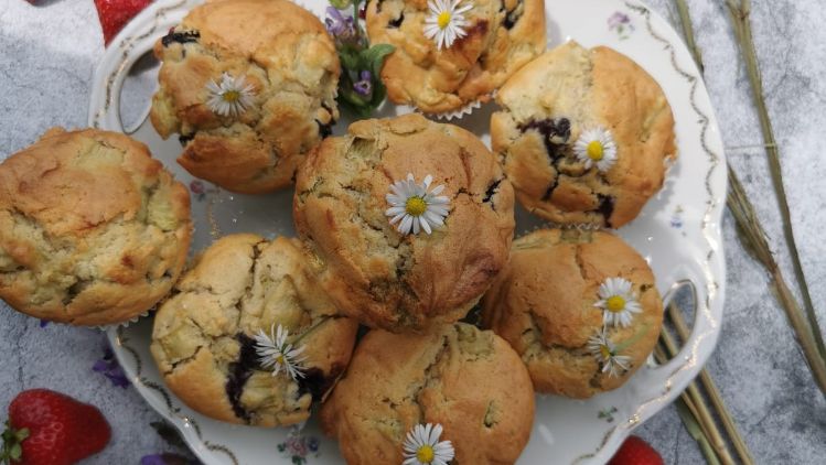 rhabarber-heidelbeeren-pistazien-muffins